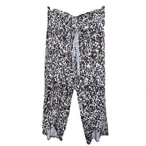 Studio pants size medium (really cute pants)